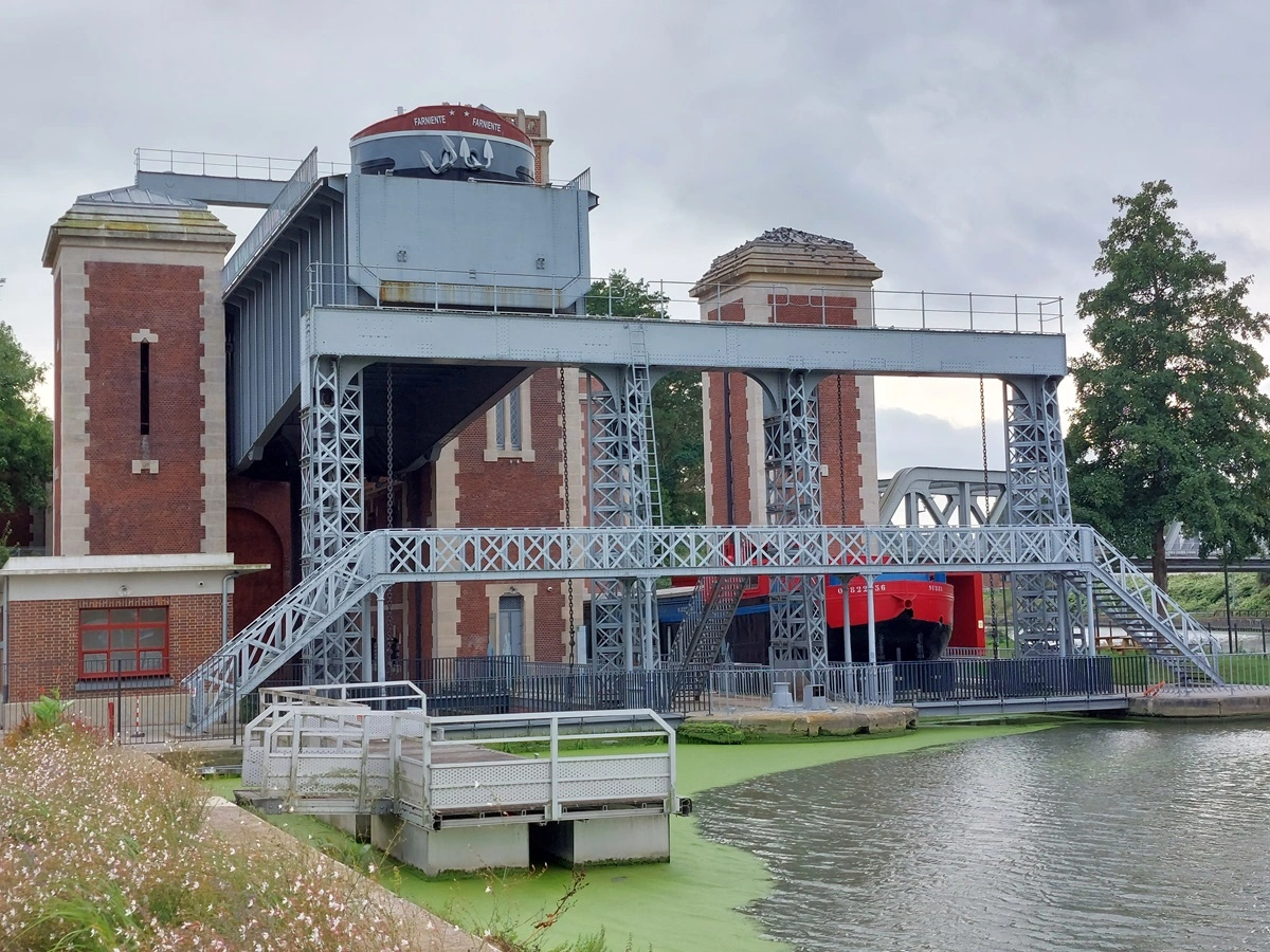 architecture de l'Ascenseur à bateaux des Fontinettes