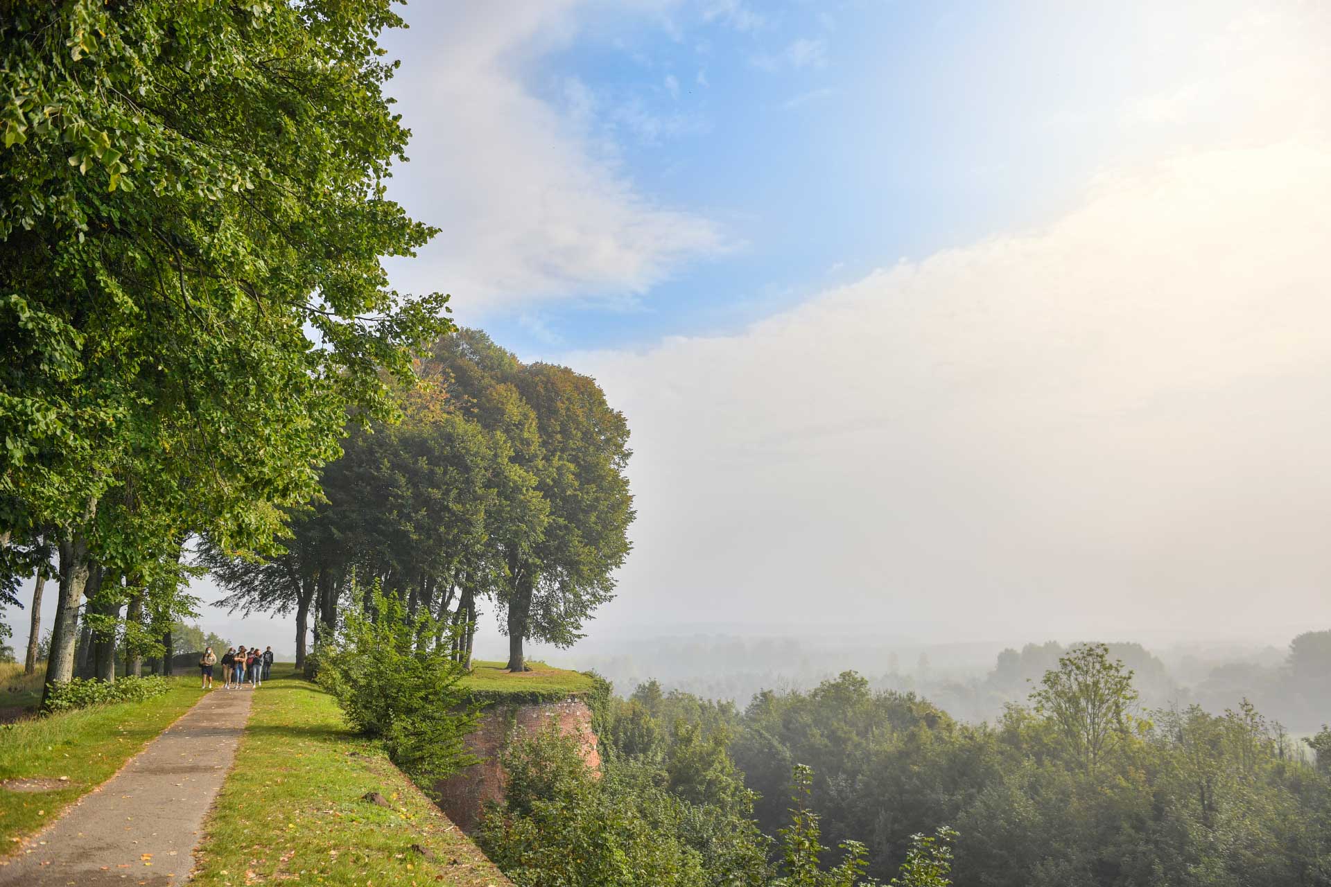 Remparts de Montreuil-sur-Mer © Yannick Cadart